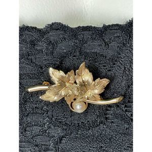 14KT Yellow Gold Carl-Art Maple Leaves Pearl Brooch / Pin 2” Long